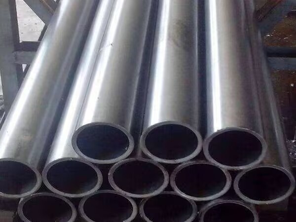 Seamless steel pipe 
