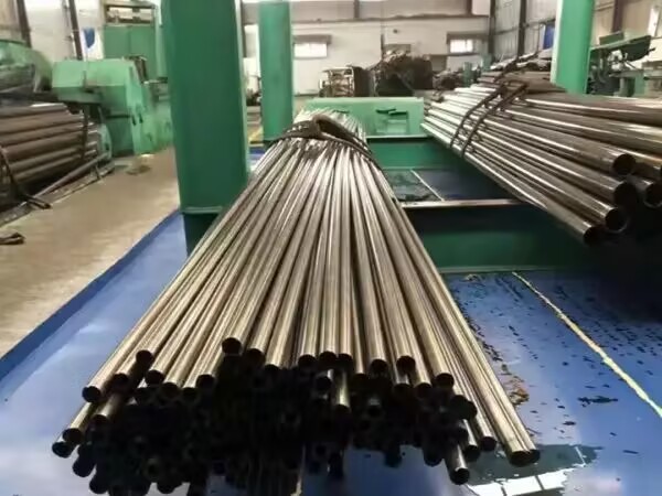 Seamless steel tube