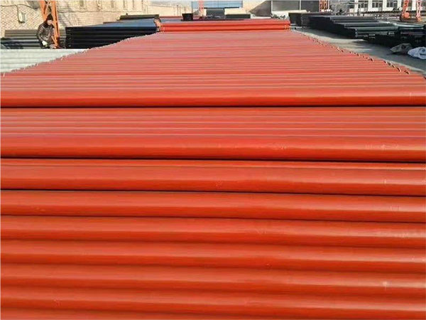 Coating pipes