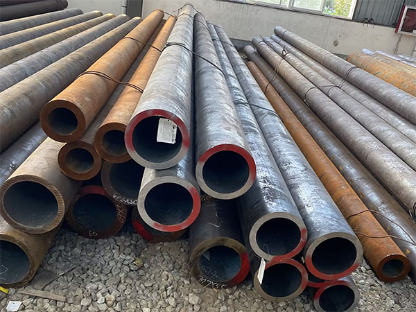 Alloy steel pipe