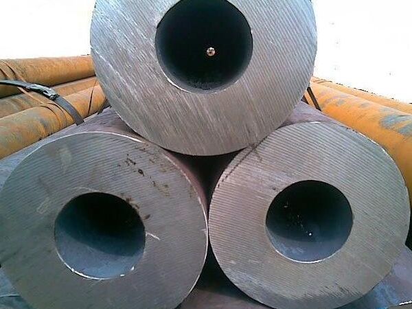 Thick-walled carbon steel pipe
