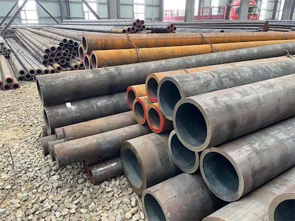 Alloy steel pipes