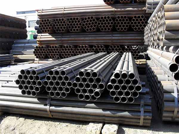 Longitudinal welded pipe